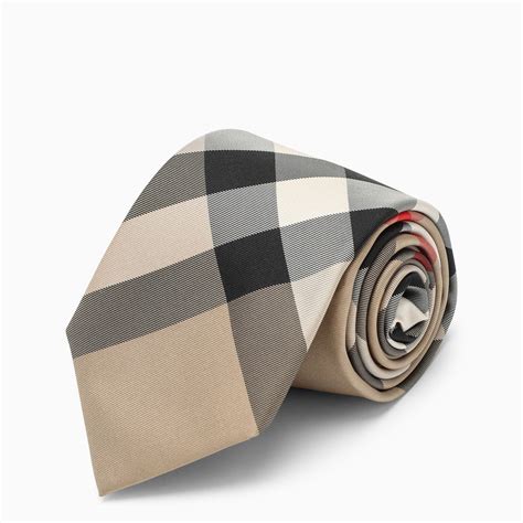 cravatta uomo burberry|Cravatte da uomo di Burberry a partire da 106 € .